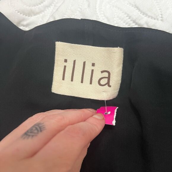 Illia Size 2 Leather Top And Lace Gothic
Punk Small Medium Nwt - Picture 2 of 15